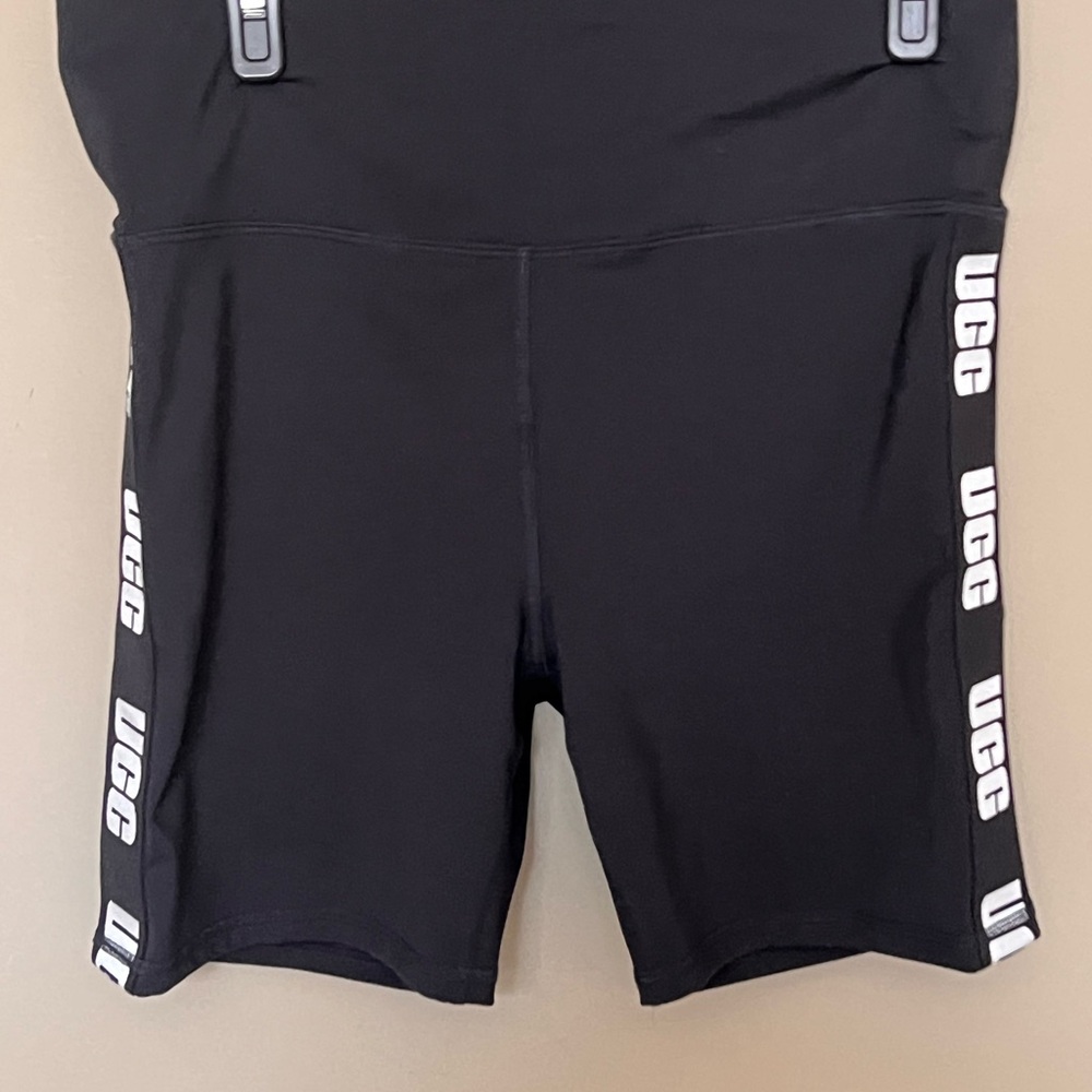 UGG Hayleigh logo biker short size L
